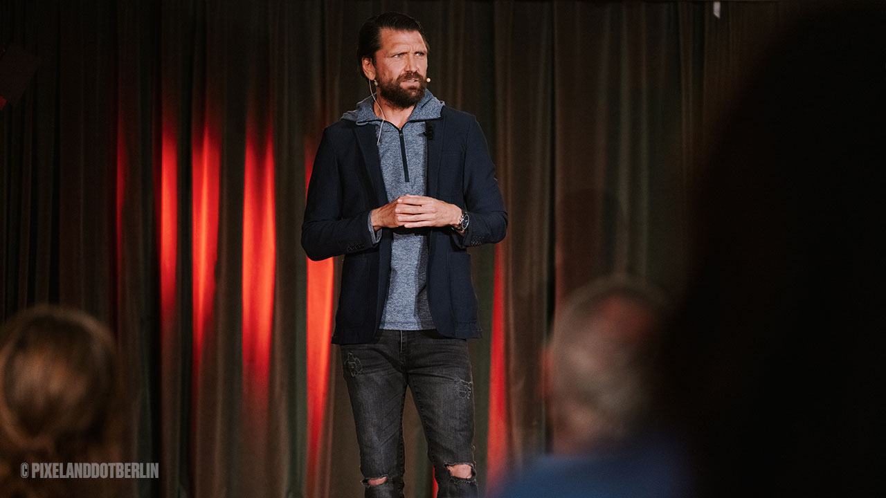 Peter Hyballa bei der Speaker Night in Berlin, präsentiert von Peter Lüder